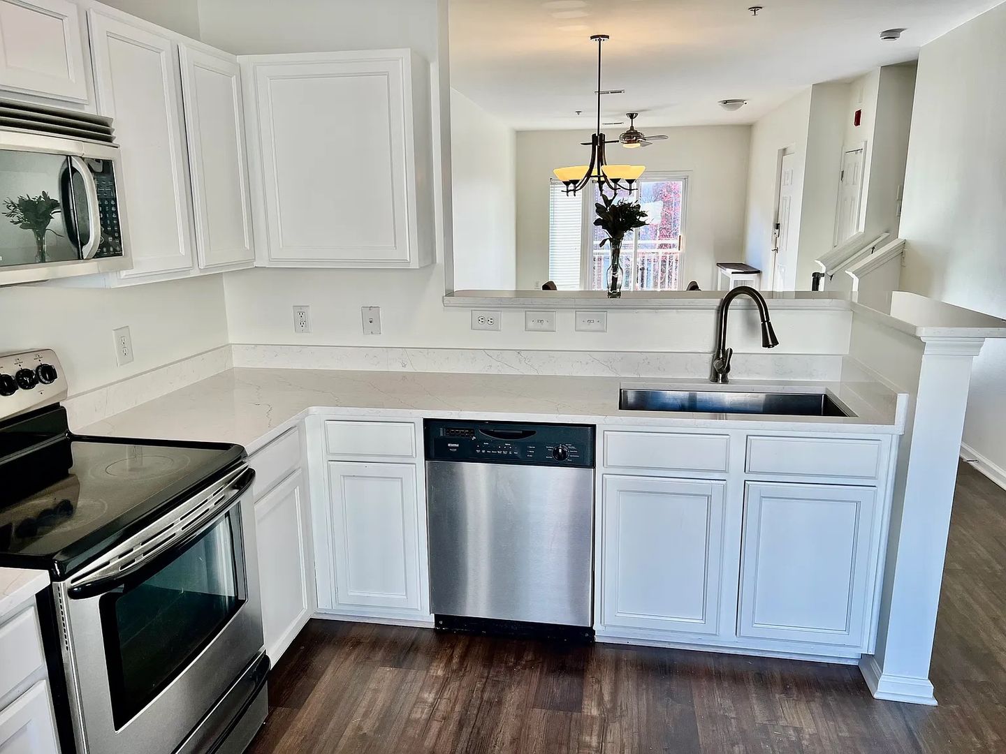 Charlotte House: 519 Donatello Ave