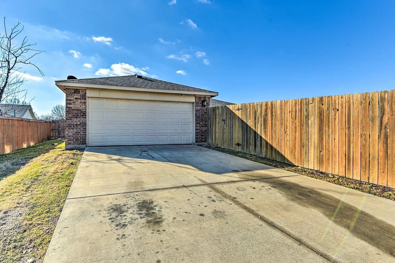 Lancaster House: 1233 Canyon Oaks Dr