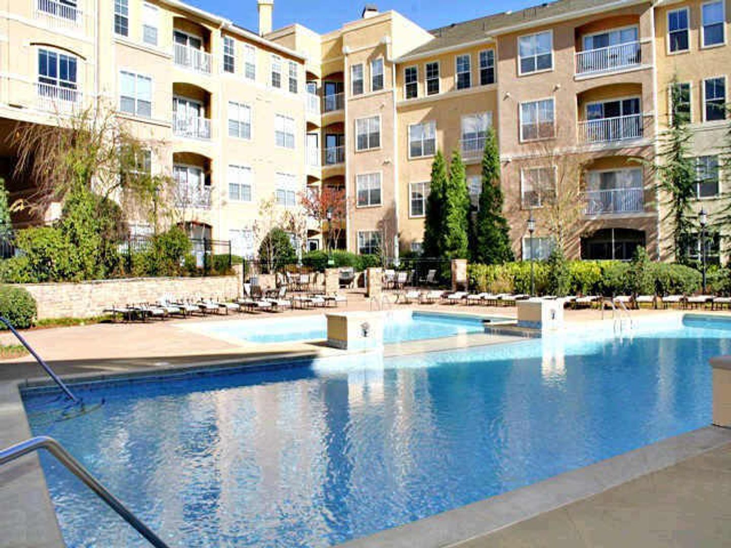 Atlanta House: 10 Perimeter Summit Blvd