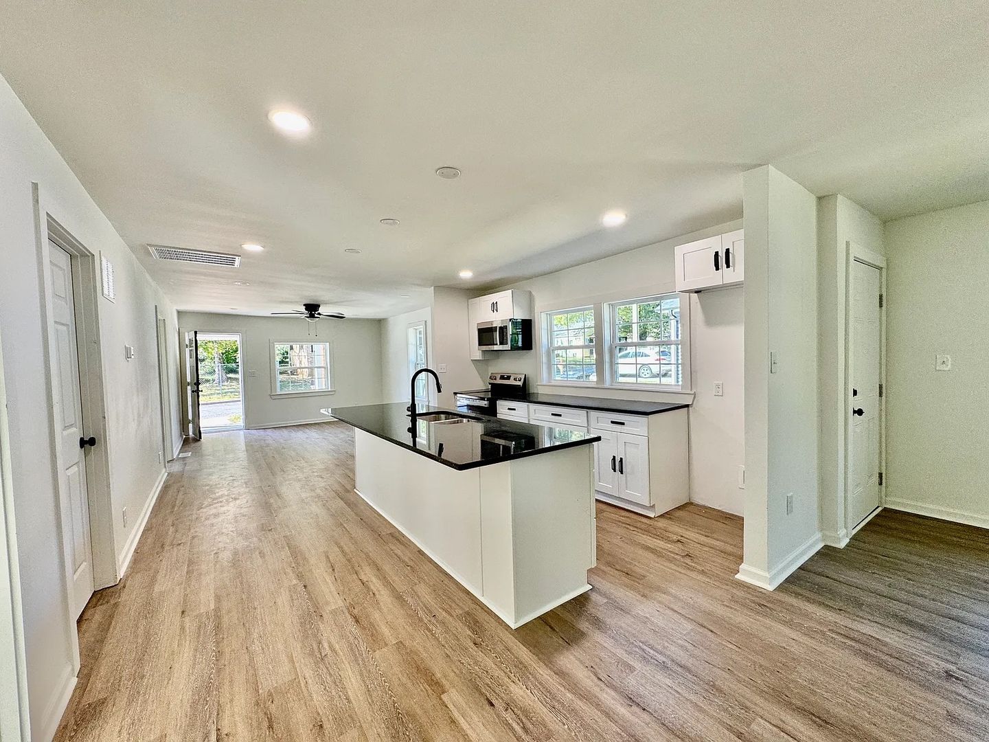 Concord House: 351 Fox St SW