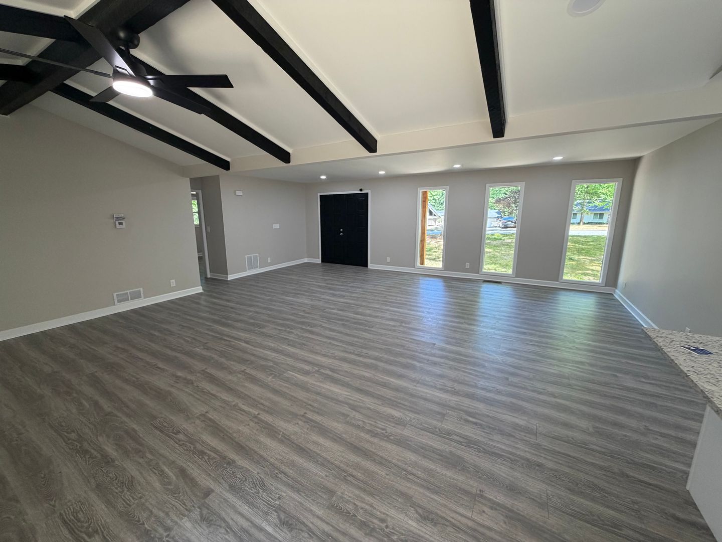 Snellville House: 1244 Heritage Hills Cir