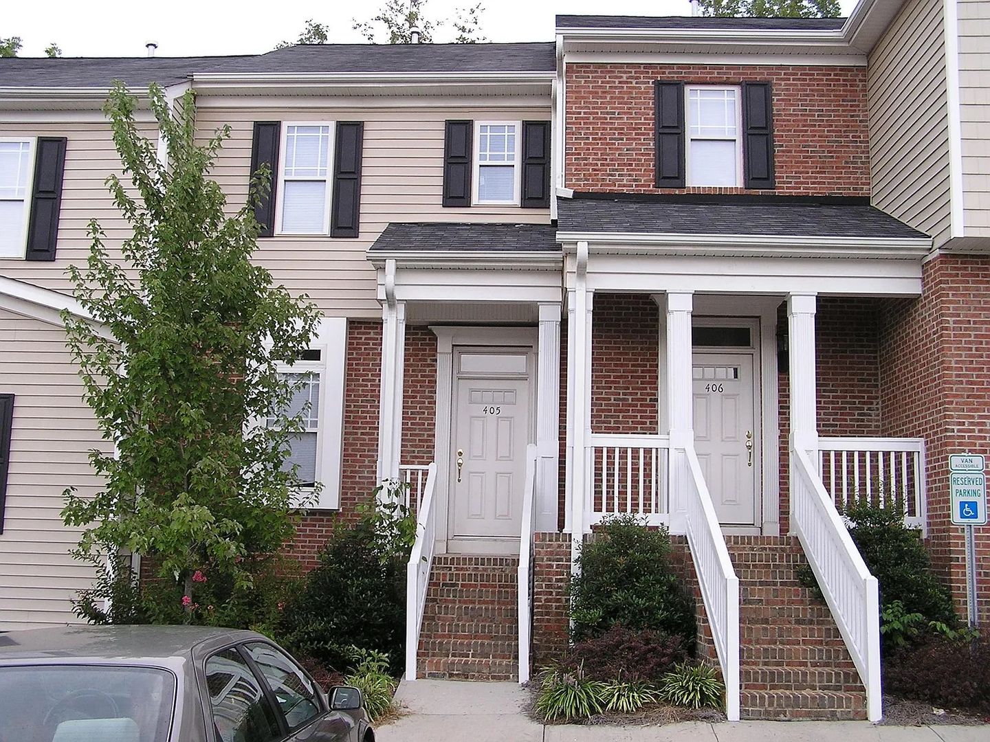 Durham House: 115 Windermere Dr