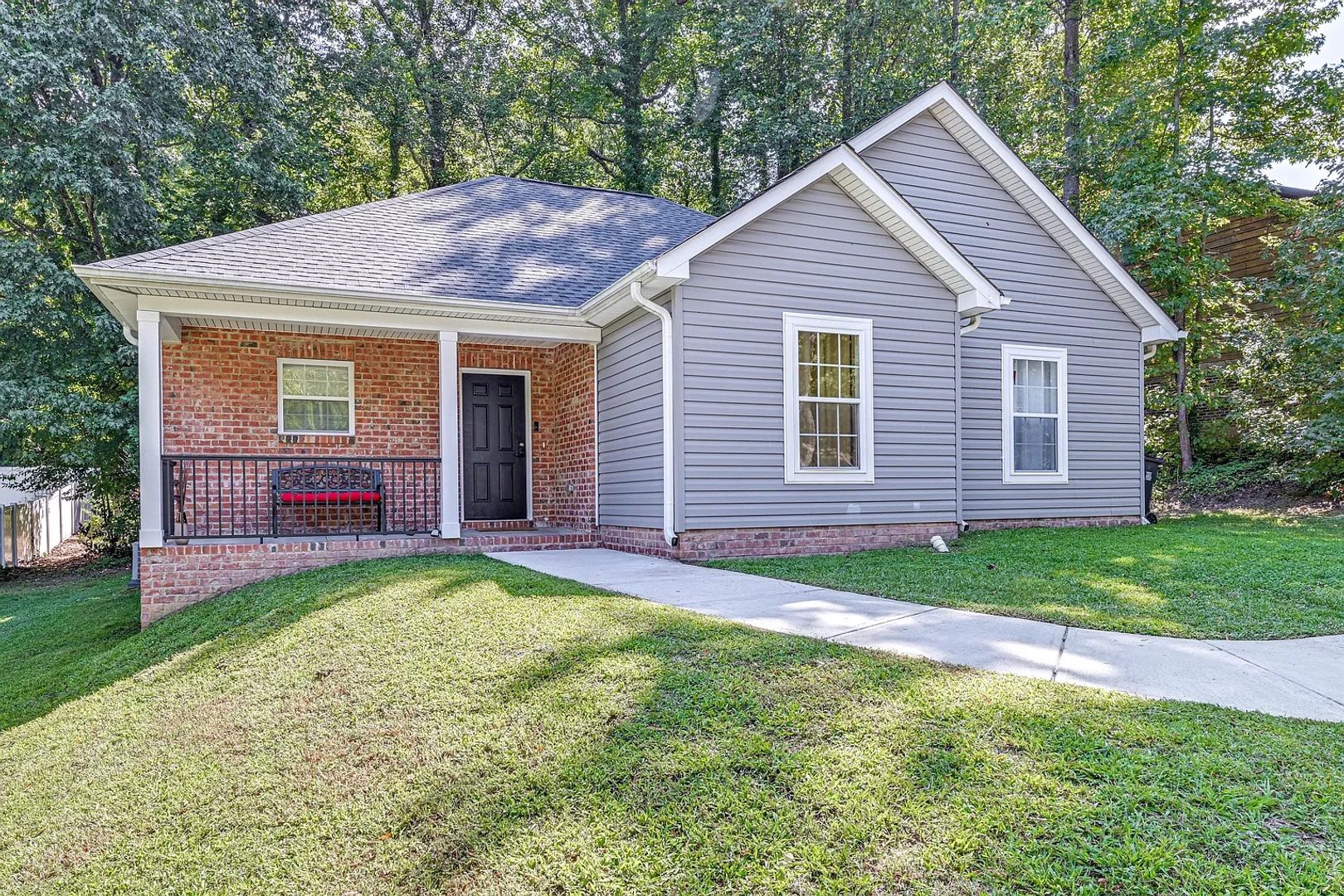 Charlotte House: 1321 Vasser Pl