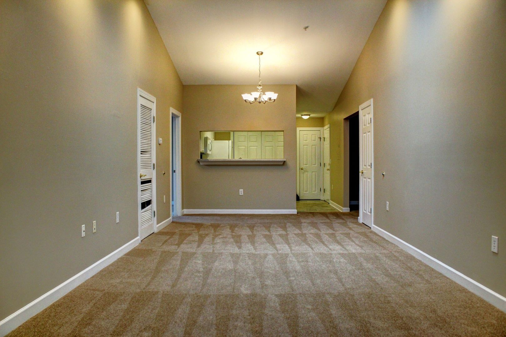 Durham House: 929 #D34 Morreene Rd