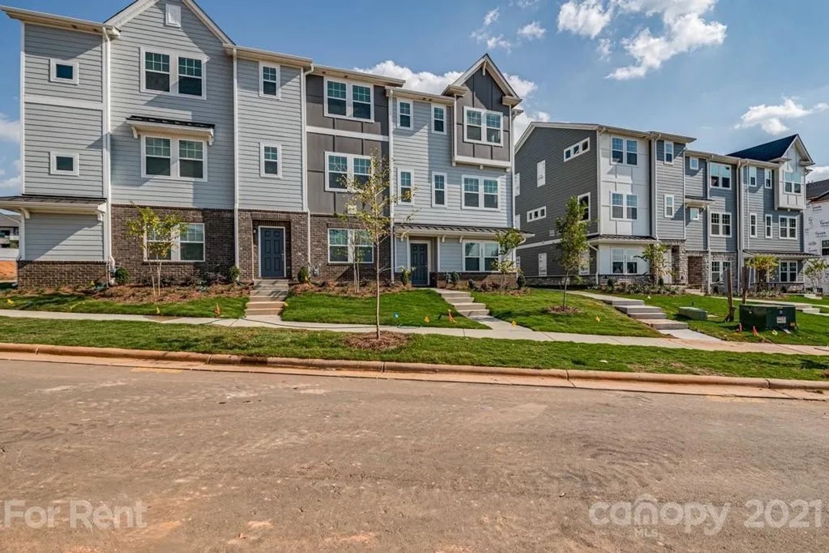 Charlotte House: 2022 Tears Ln