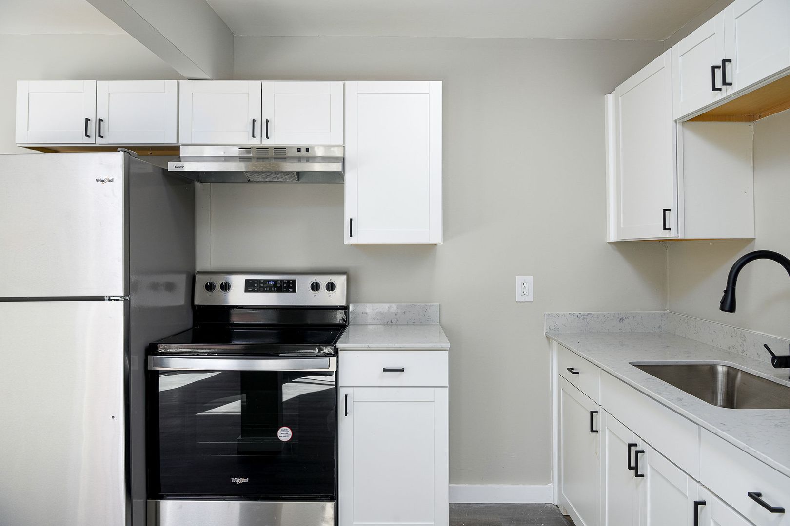 Room in 2 Bedroom Apartment at Maywood St