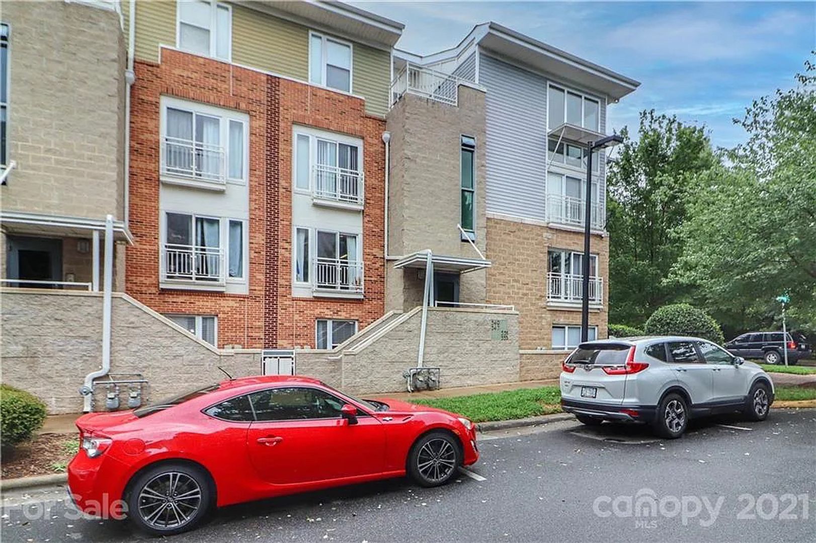 Charlotte House: 547 Donatello Ave