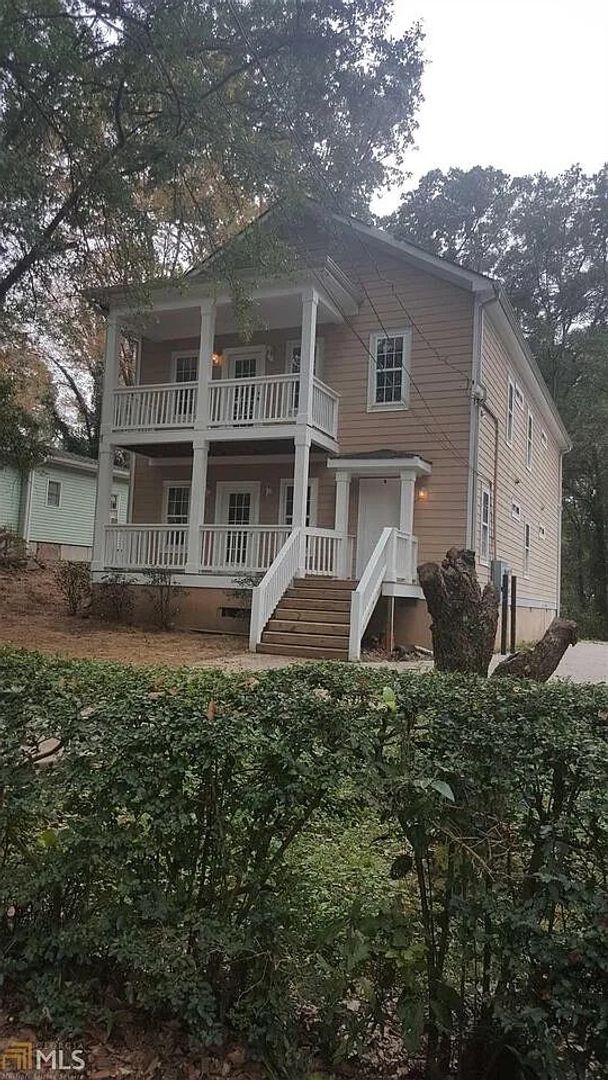 Atlanta House: 854 Ridge Ave NW