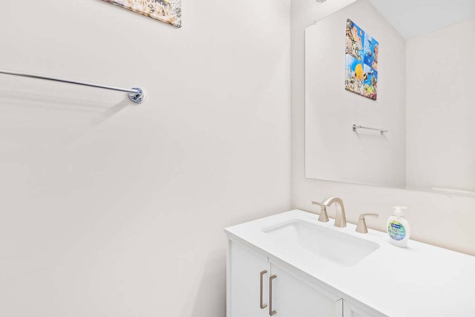 Clover House: 614 Kings Mountain St