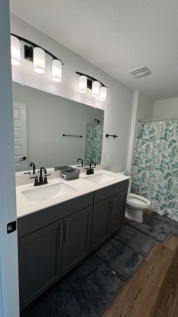 Manor House: 12105 Bacalar Bnd