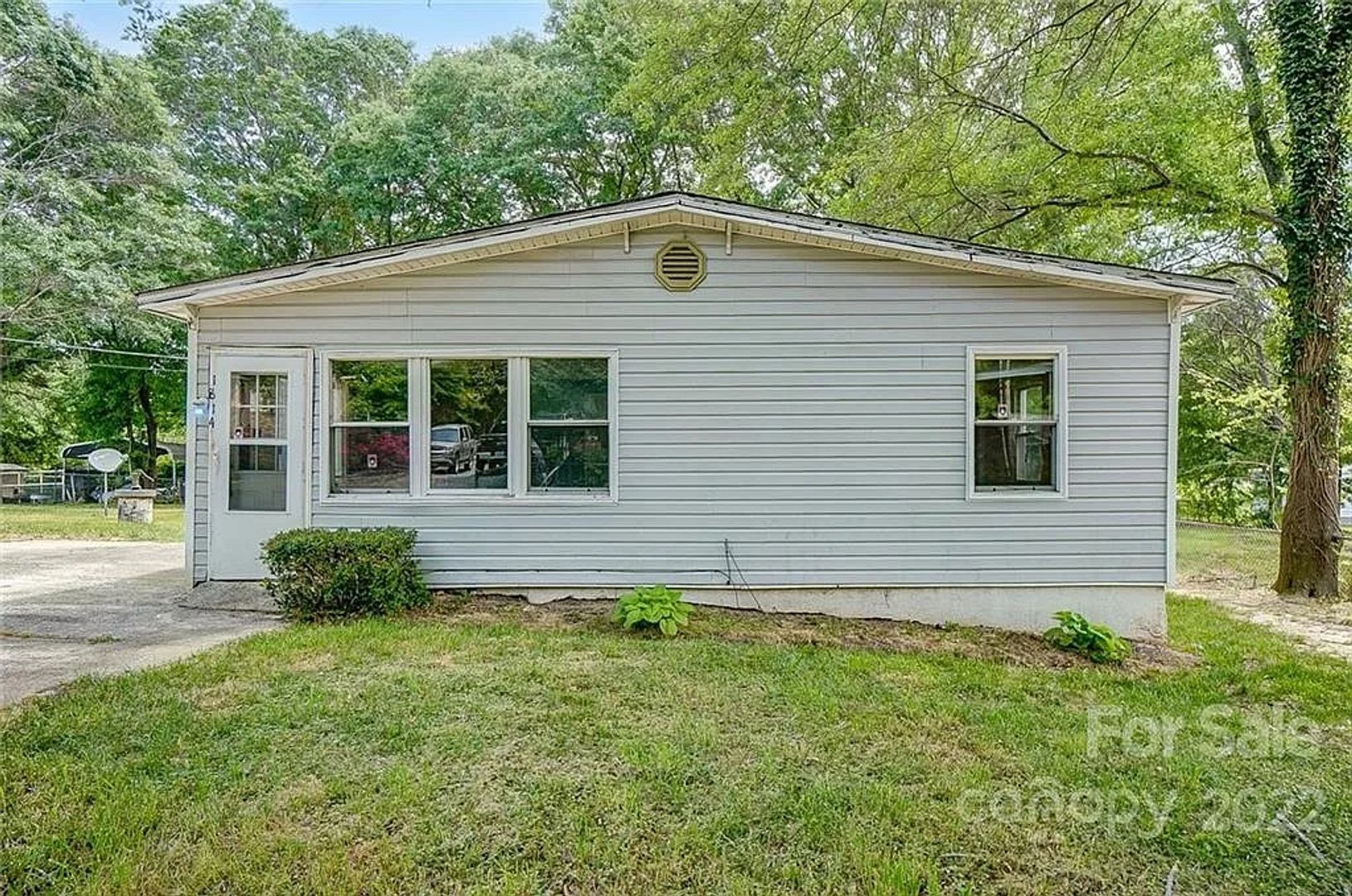 Gastonia House: 1814 Hart St