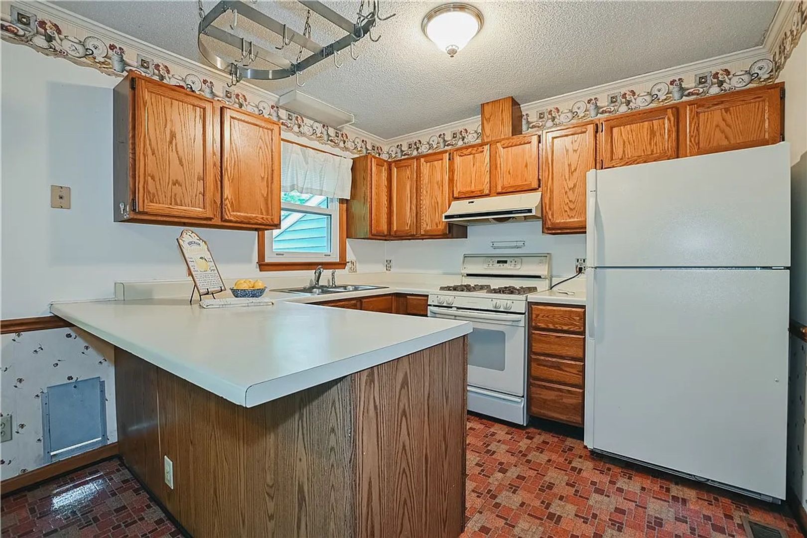 Durham House: 604 Sanderson Dr