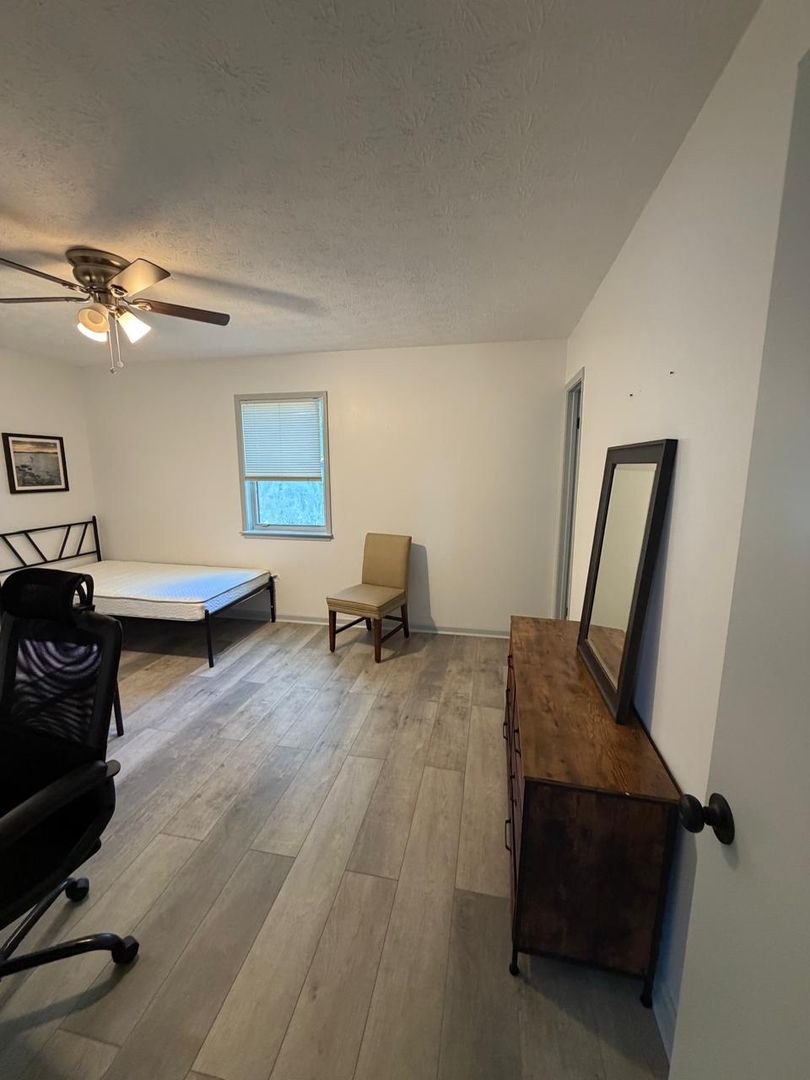 Stone Mountain House: 5451 Zachary Dr