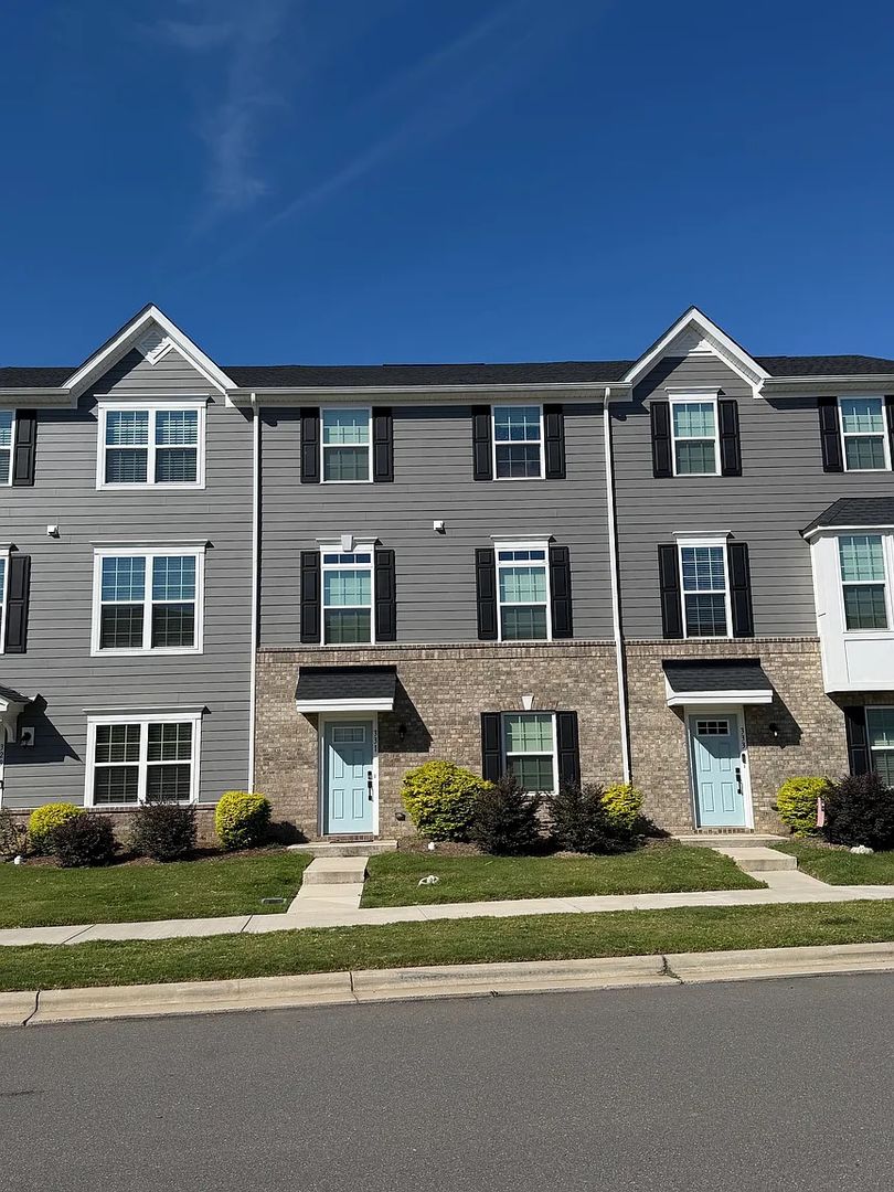 Cramerton House: 331 Cramerton Mills Pkwy