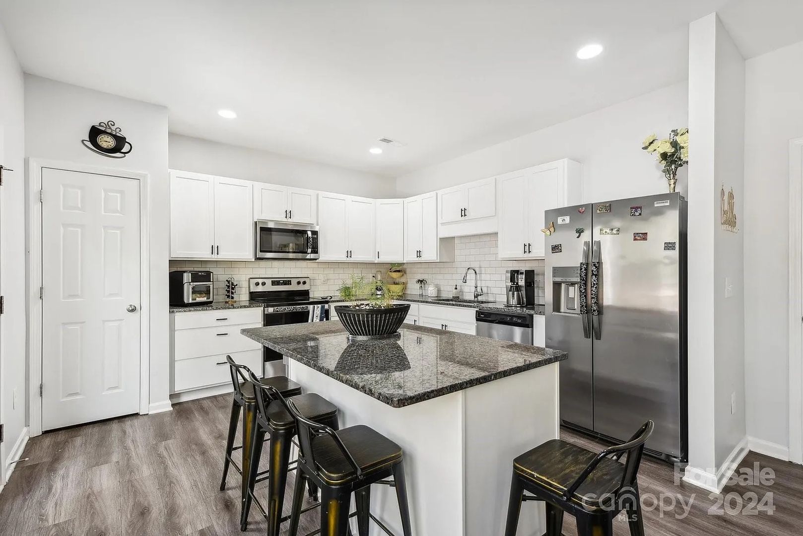 Charlotte House: 7608 Denbur Dr