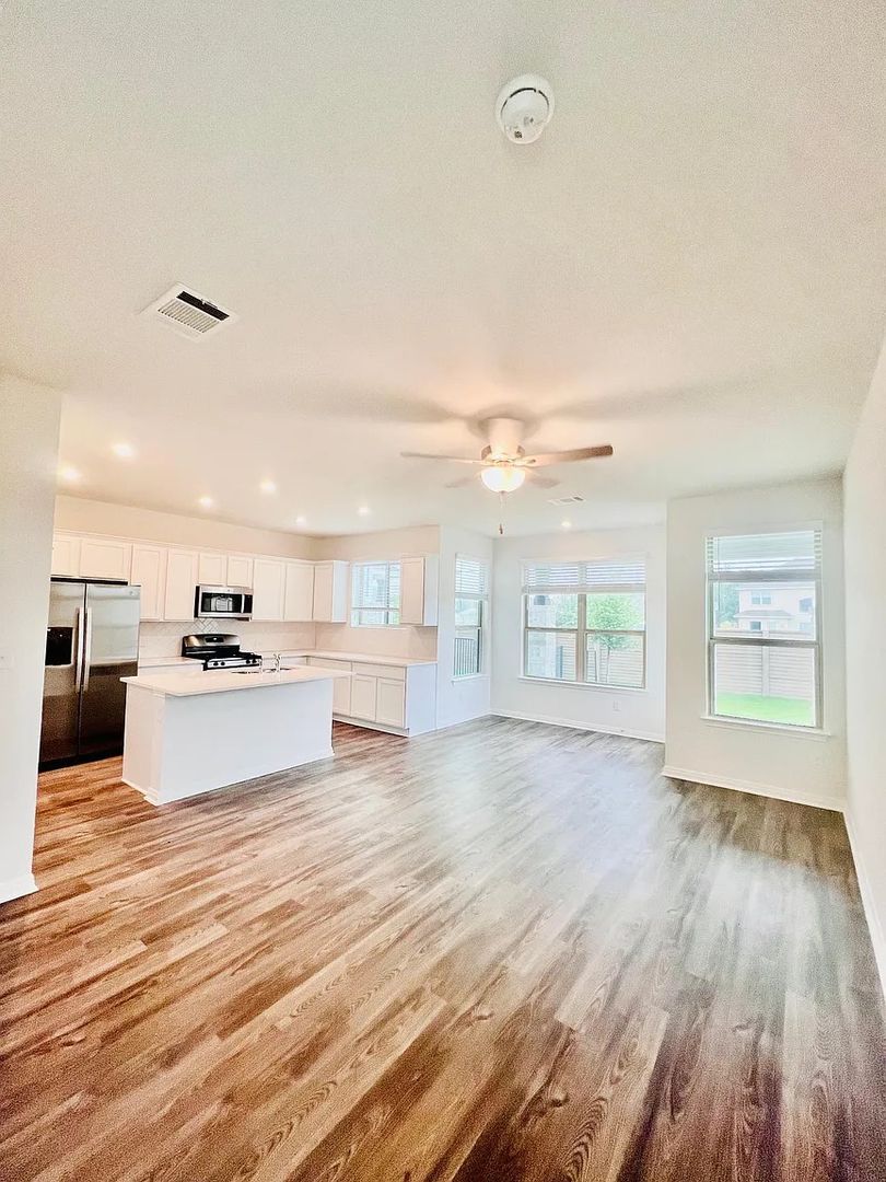 Pflugerville House: 2203 Cowbird Path