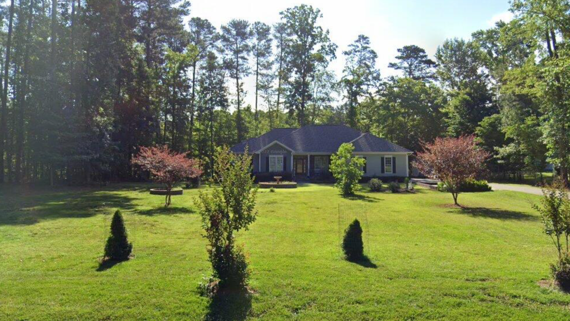 Raleigh House: 9012 Ray Rd