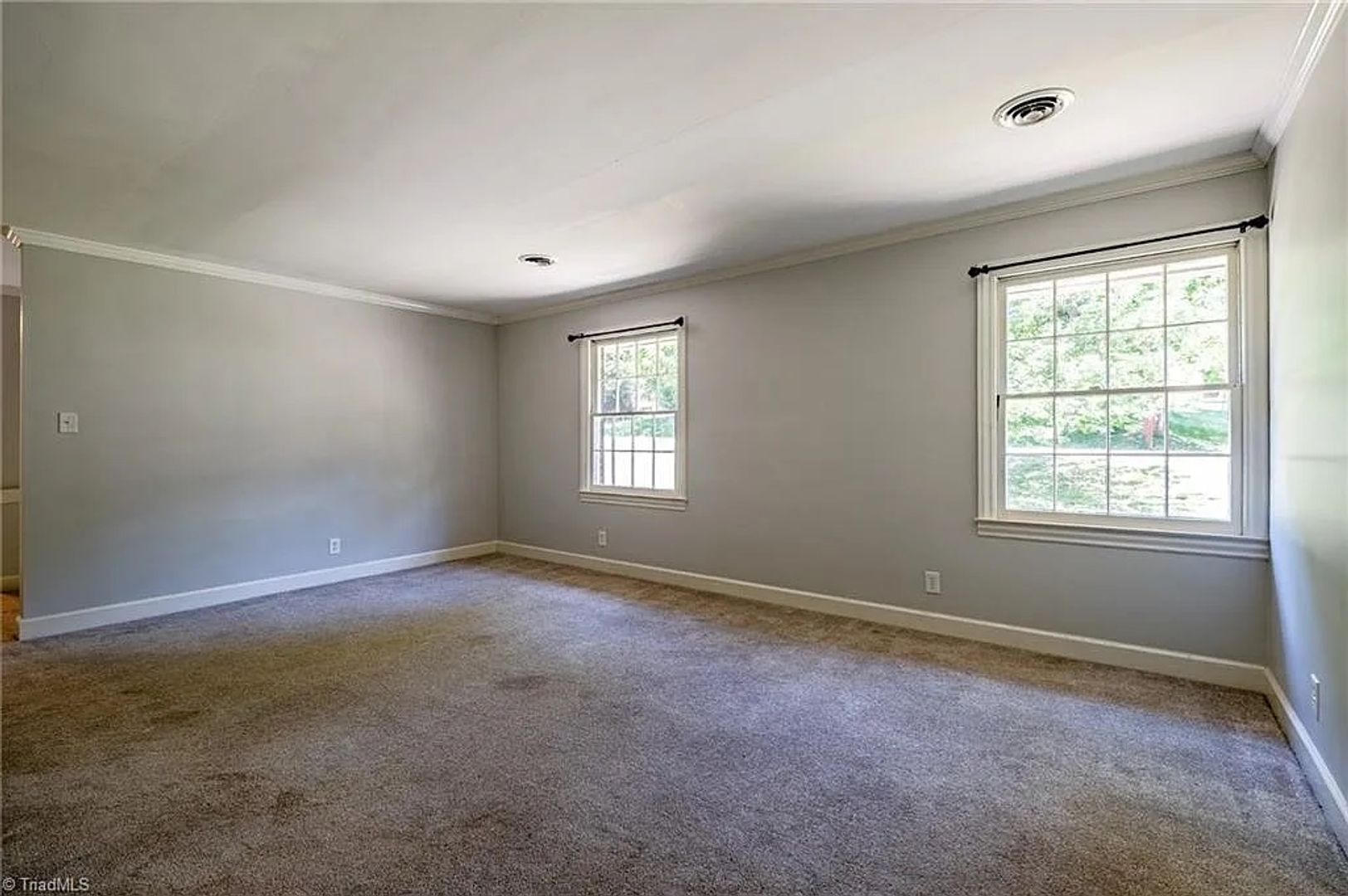 Winston-Salem House: 3230 Kinnamon Rd