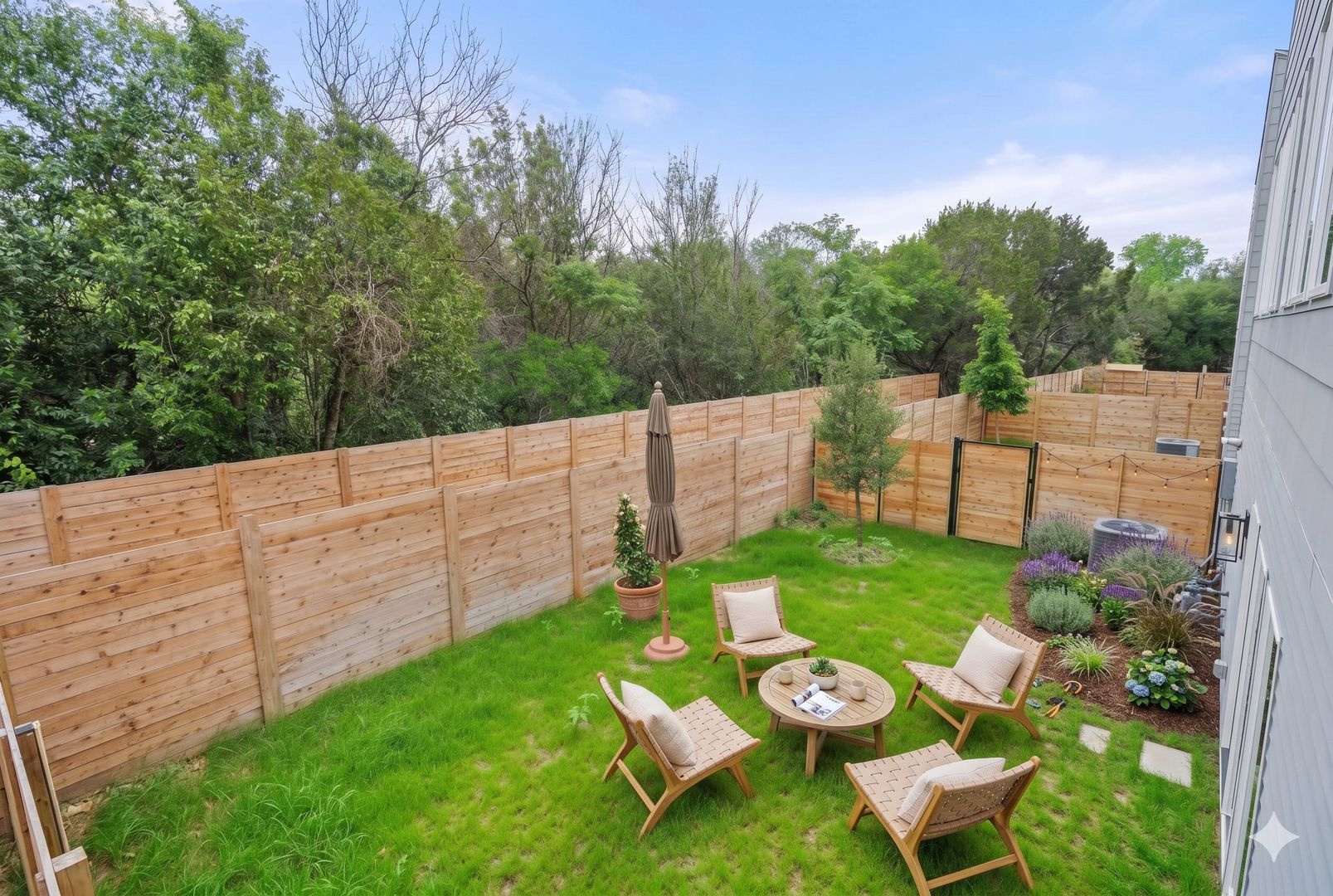 Austin House: 401 N Bluff Dr