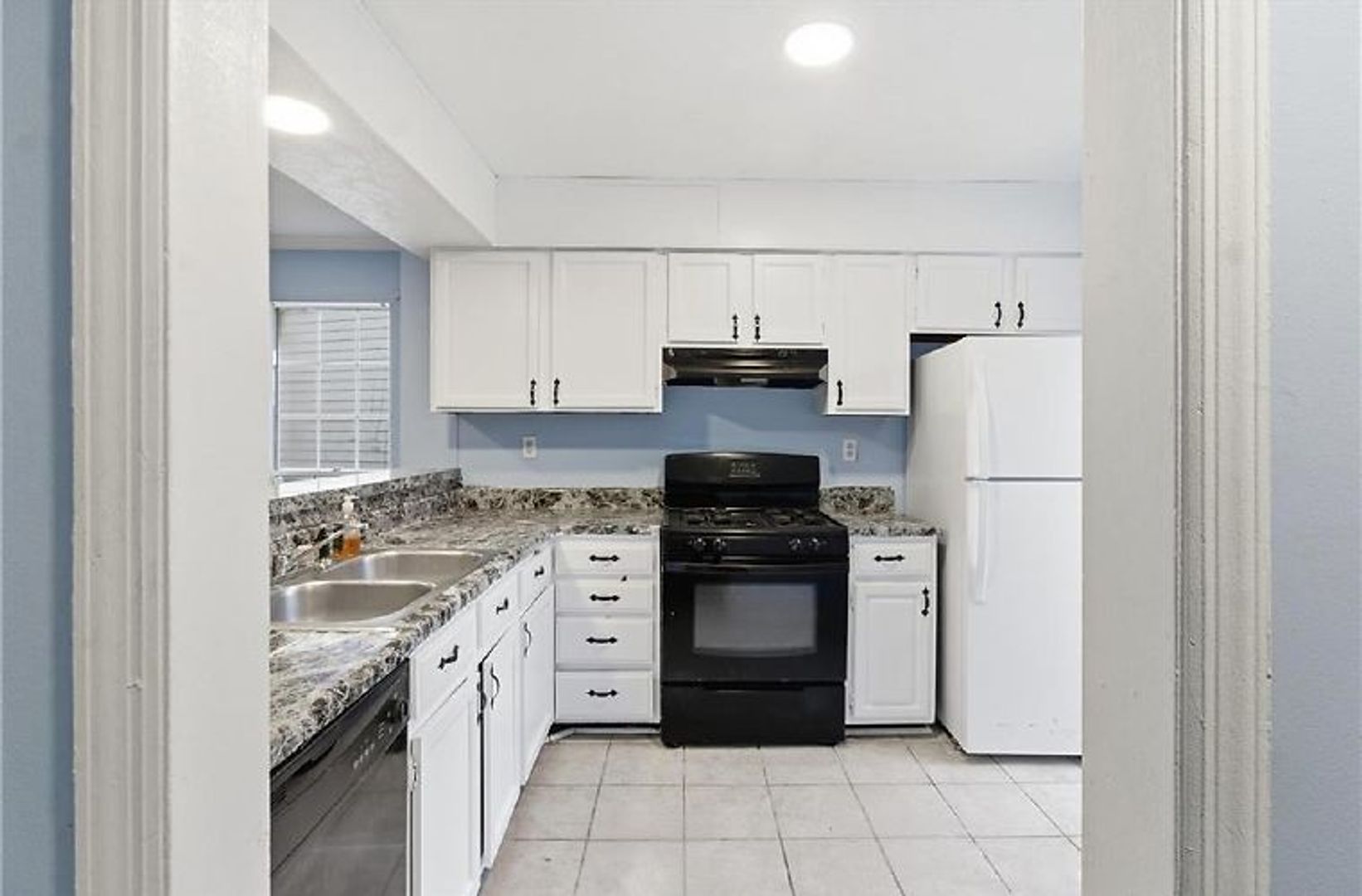 Clarkston House: 852 Glynn Oaks Dr