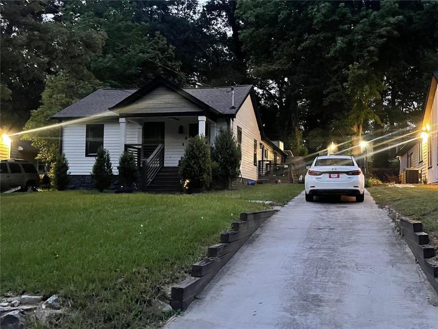 Atlanta House: 1933 North Avenue NW