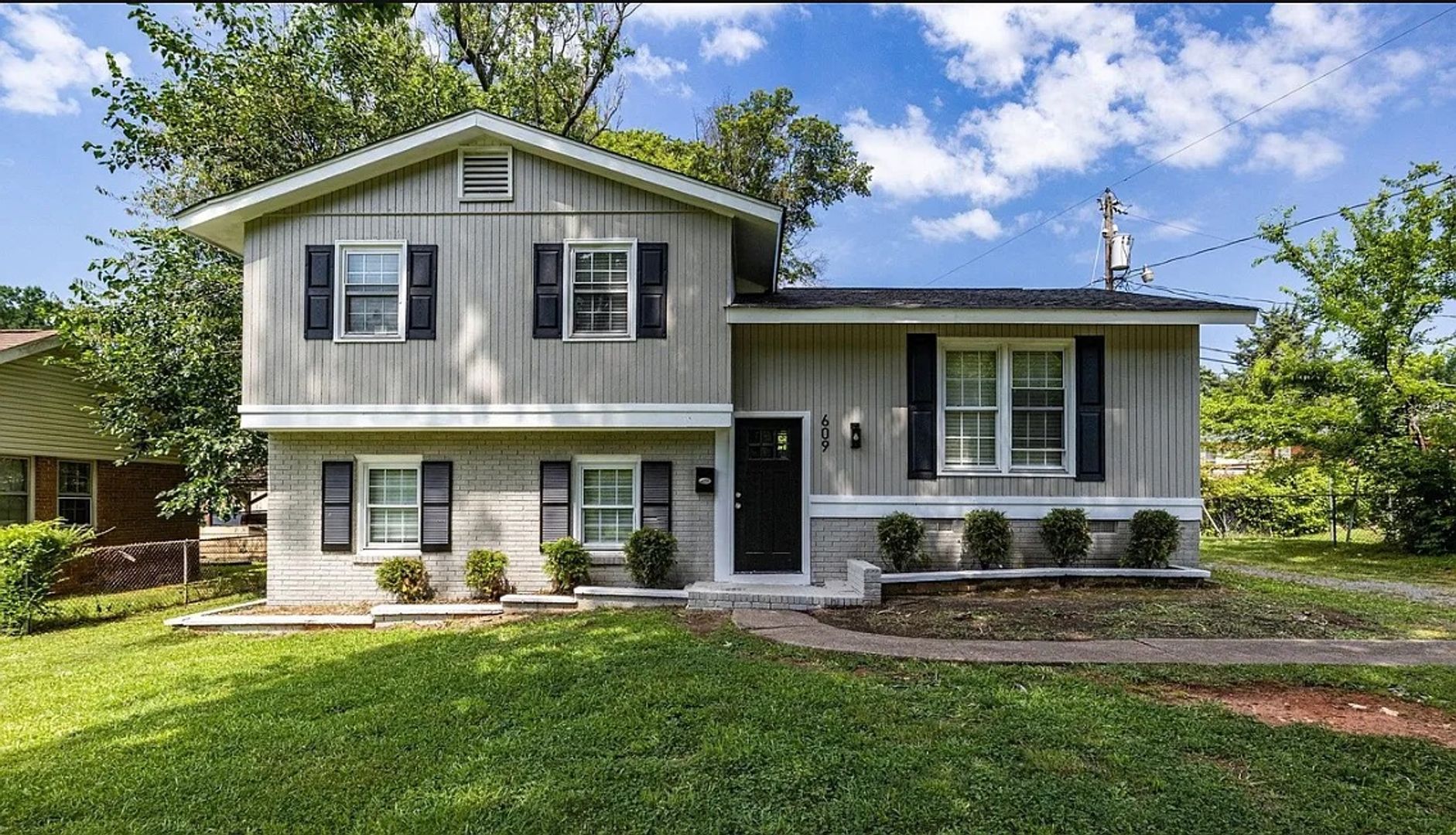 Charlotte House: 609 Bilmark Ave