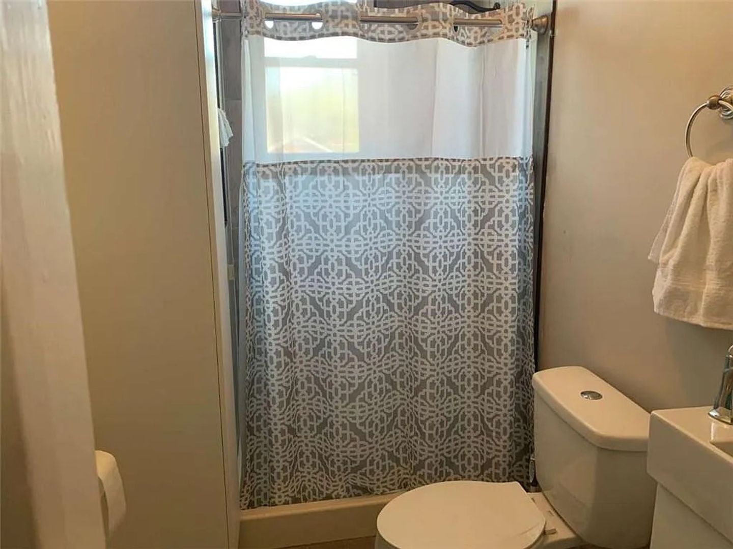 Atlanta House: 3185 Jackson St