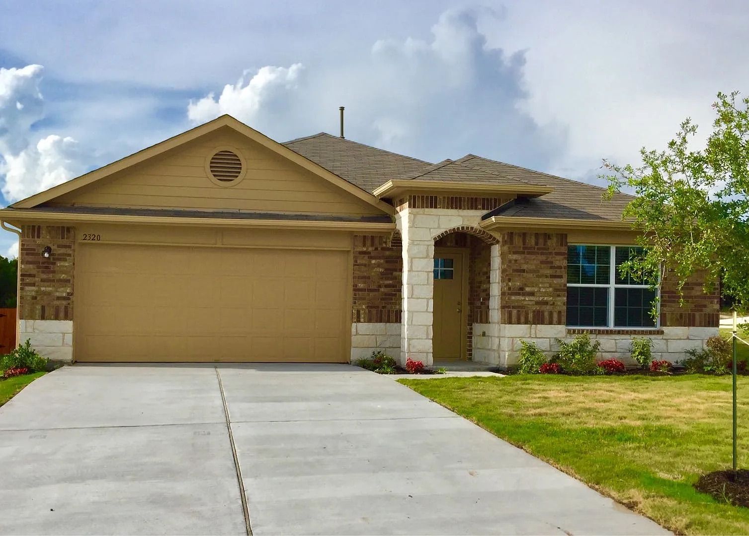 Austin House: 2320 Bettylou Ln
