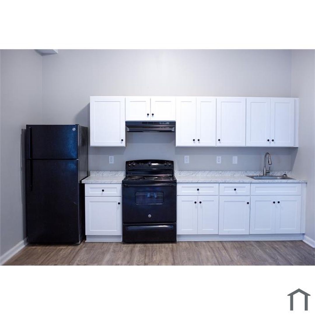 Atlanta House: 1631 Stanton Rd SW