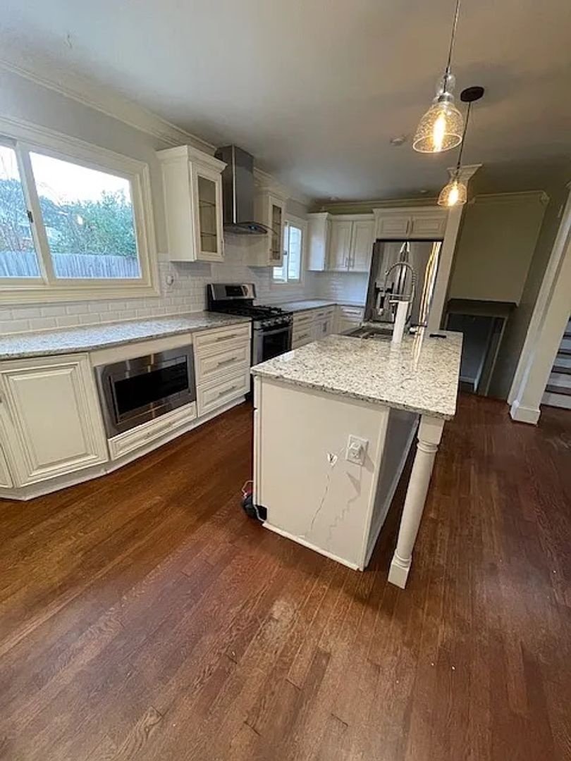 Atlanta House: 3223 Vanderbilt Ln NW