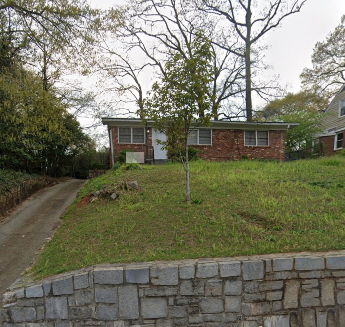Atlanta House: 1645 Metropolitan Pkwy