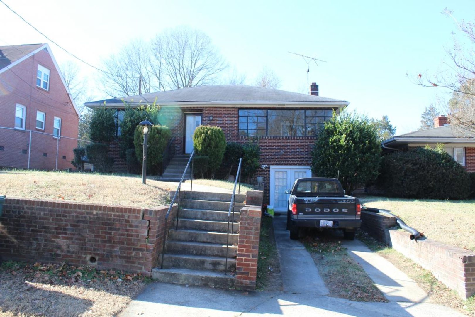 Durham House: 118 Nelson St