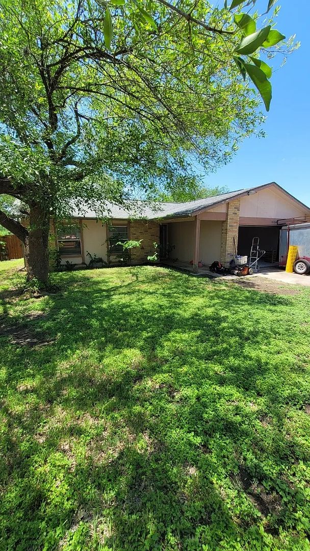 San Antonio House: 10562 Bounty Dr