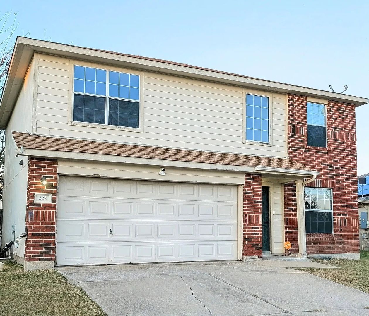 Hutto House: 222 Phillips St