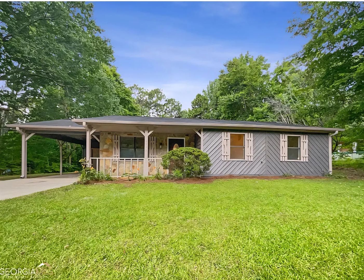 Room in 3 Bedroom Home at Feather Dr