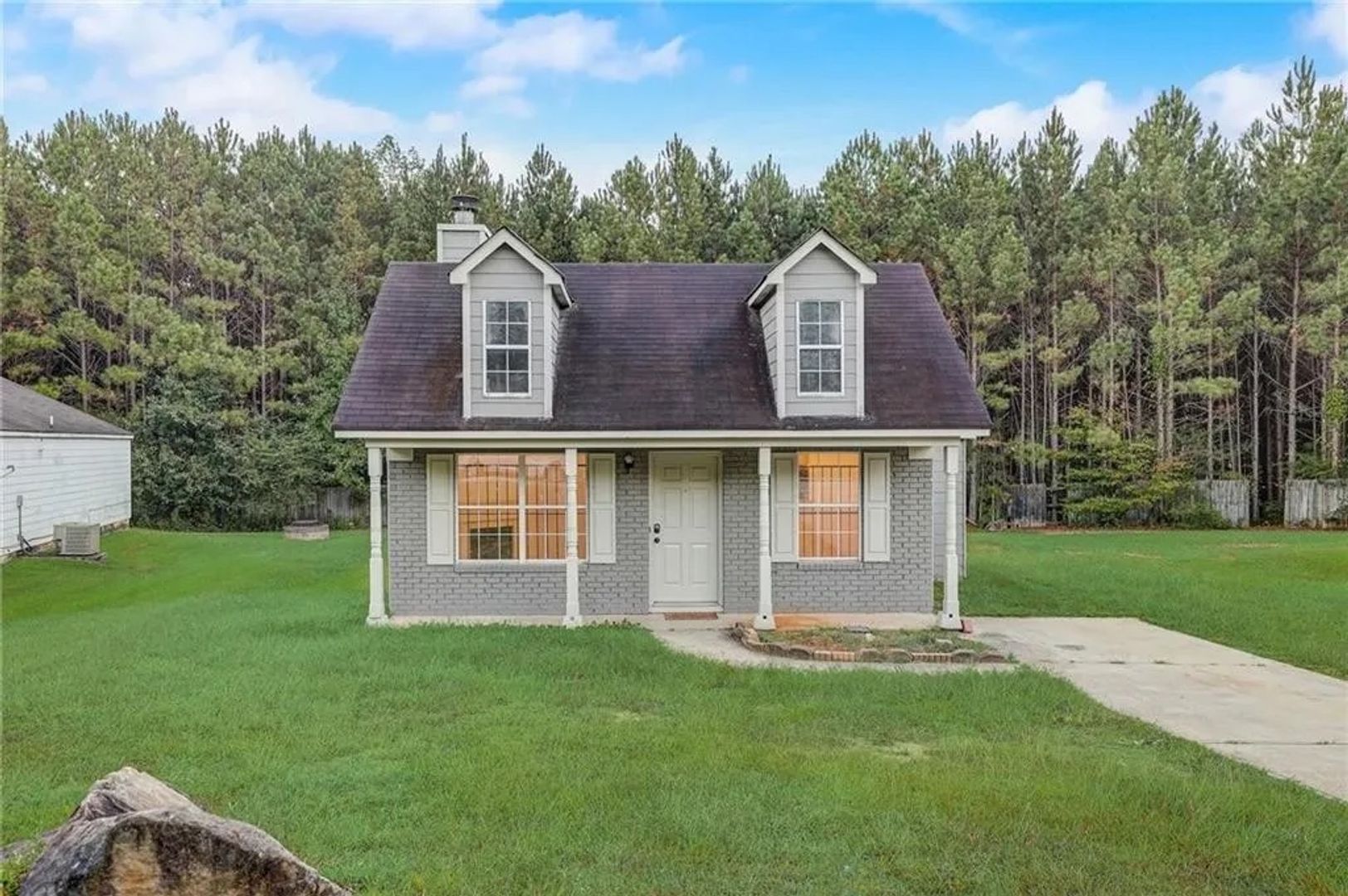 Union City House: 3865 Cypress Pointe Dr