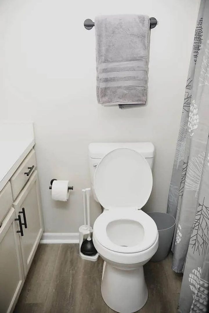 Winston-Salem House: 201 Forest View Dr