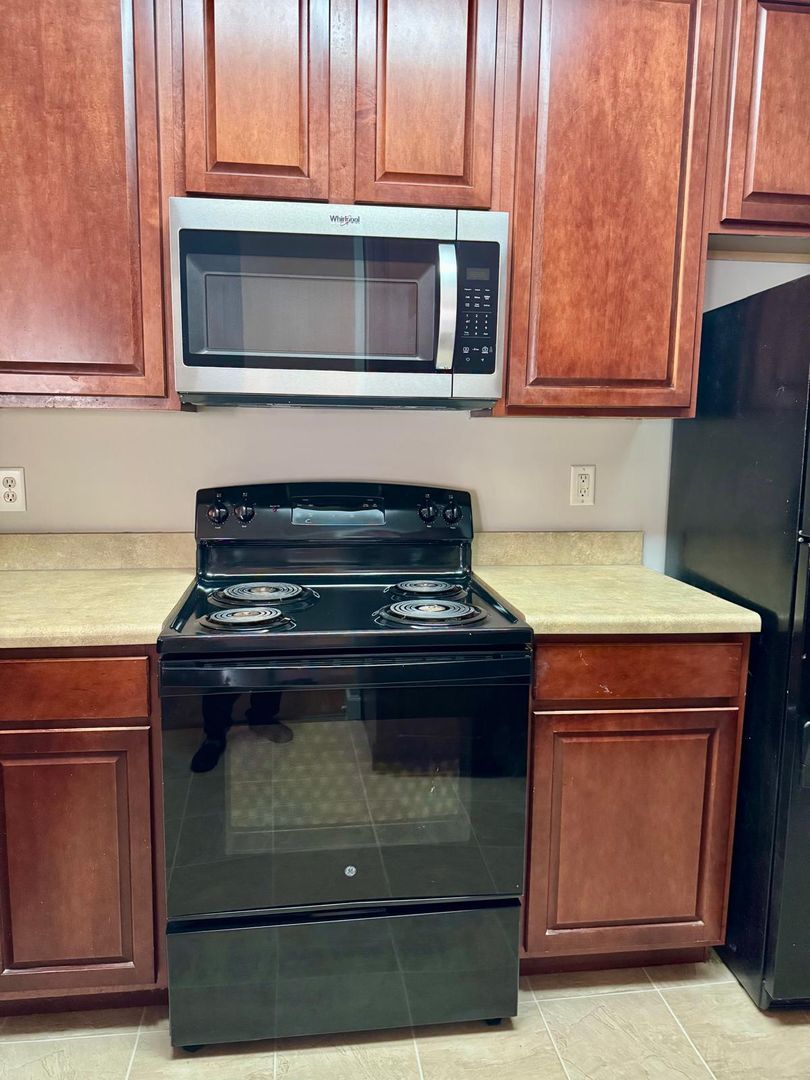 Charlotte House: 9823 Hyde Glen Ct