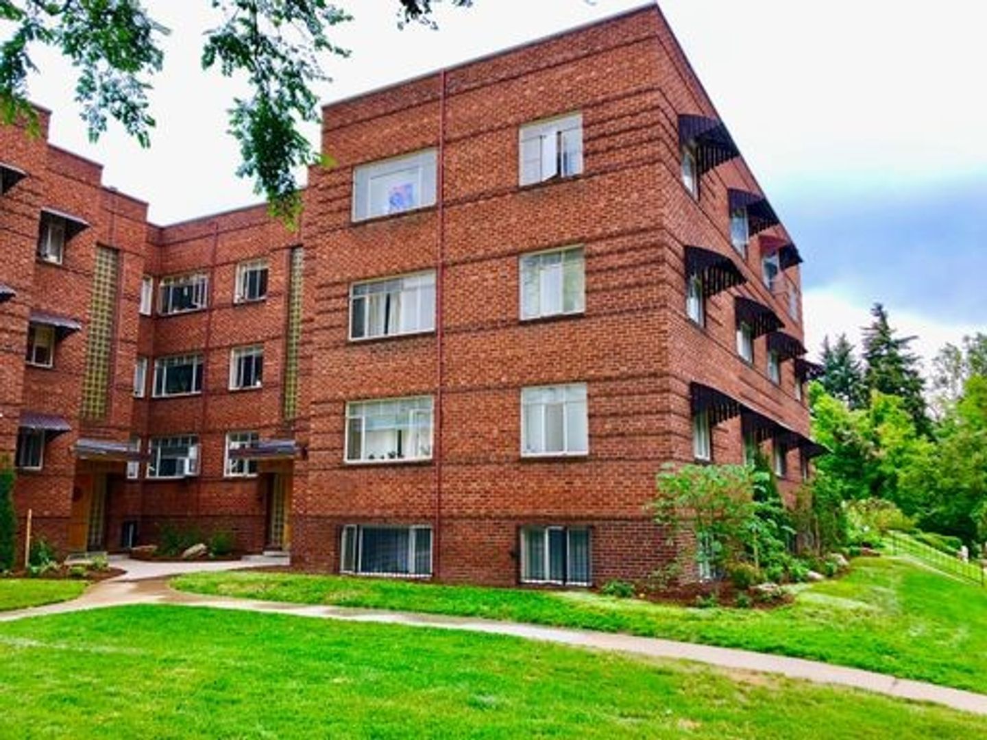 Denver Apartment: 900-910 E. 8th Ave