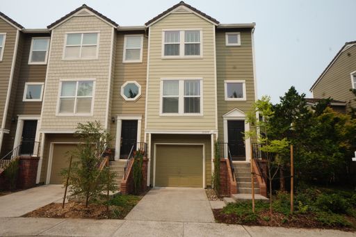 Spectacular NW Portland 3 bedroom Townhouse - PROPERTY IS LEASED – photo 1