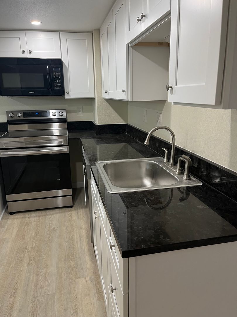 Reno House: 263 Cheney Ave