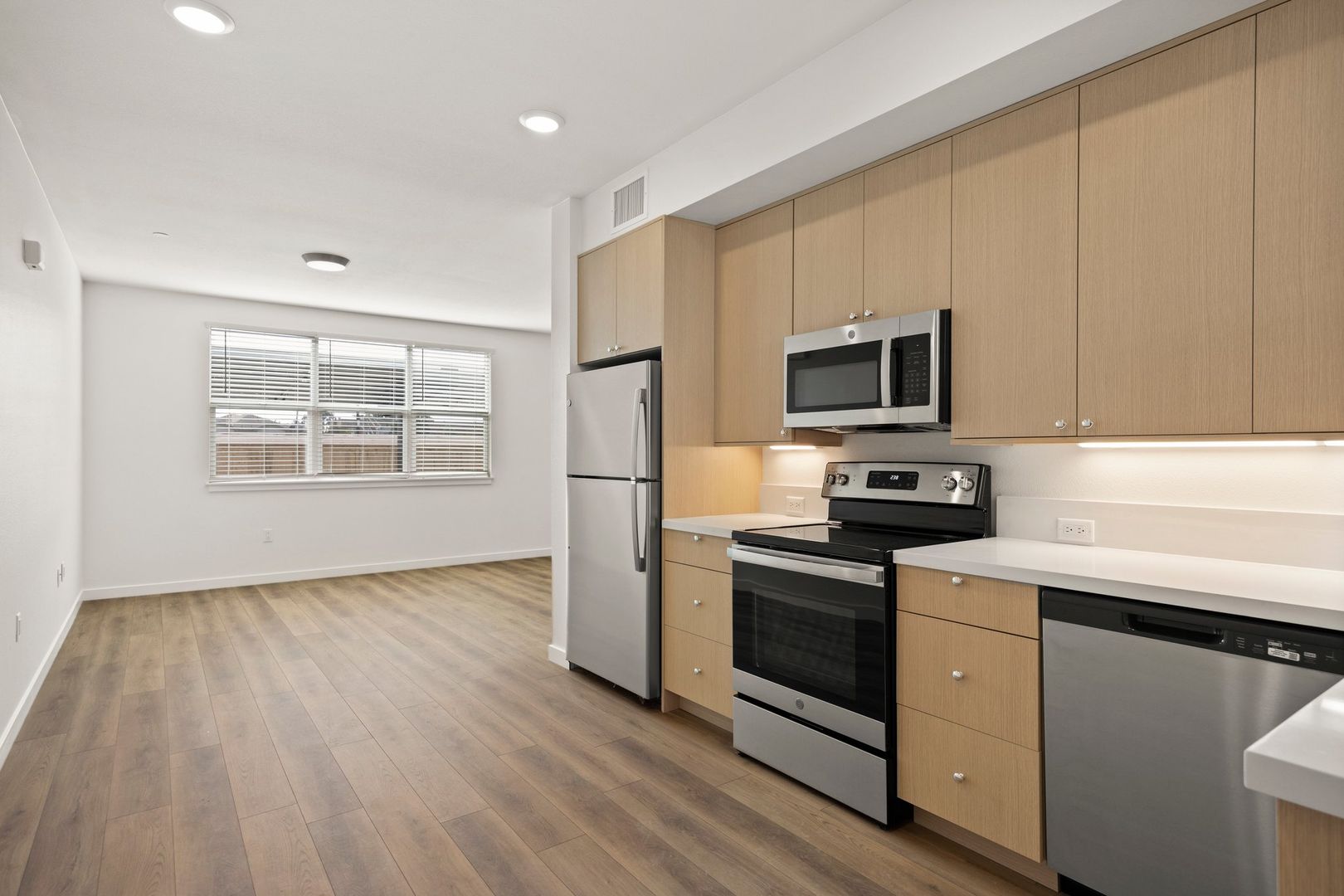 Ventura Apartment: 68 & 86 Kellogg St.