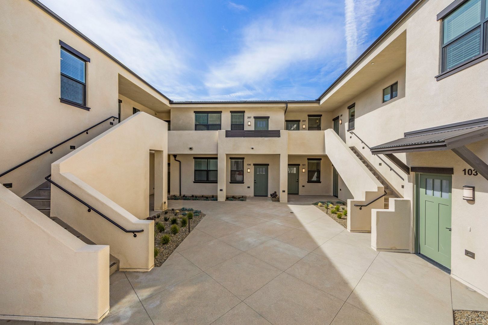 Ventura Apartment: 68 & 86 Kellogg St.