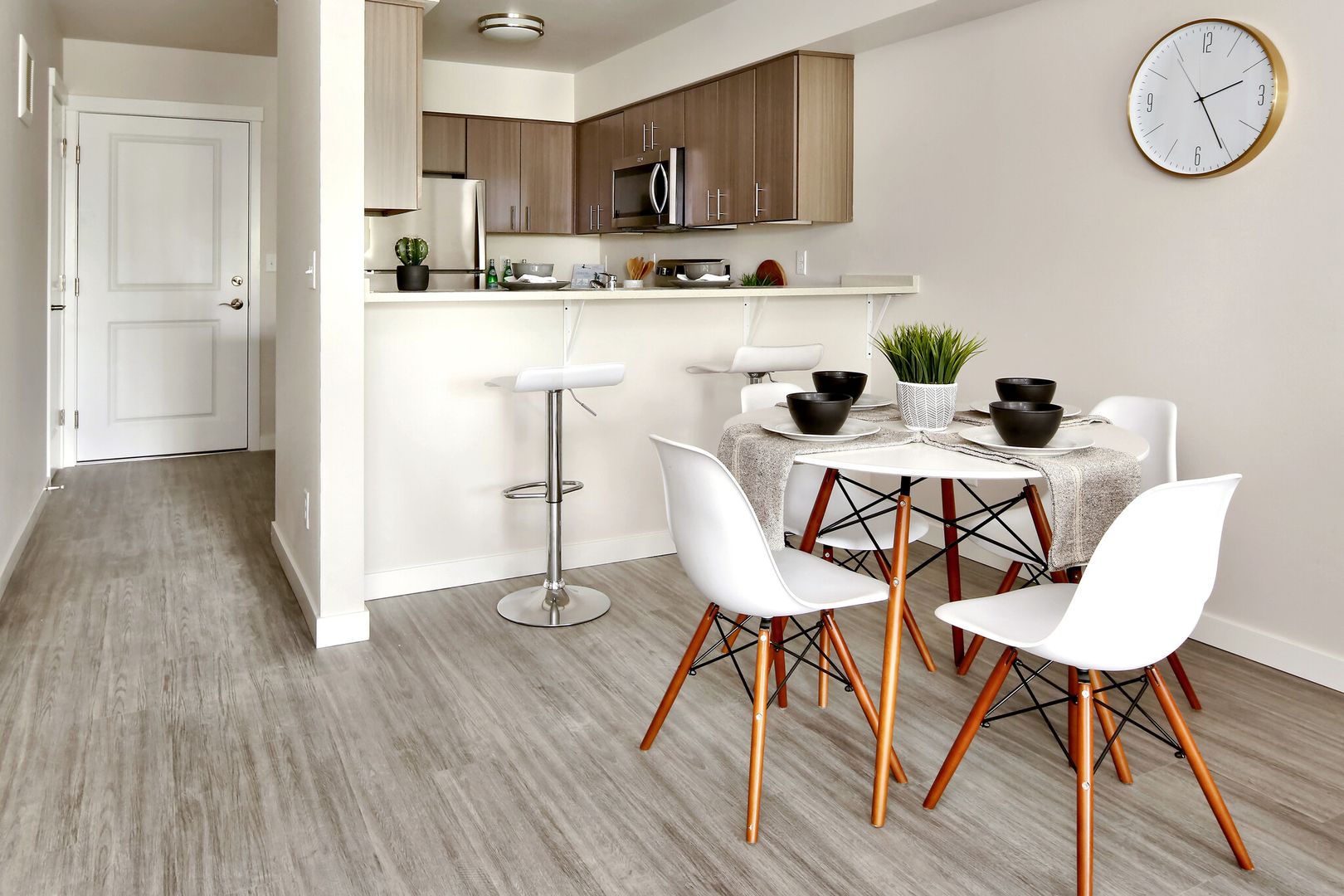Bellingham Apartment: 256 Prince Avenue