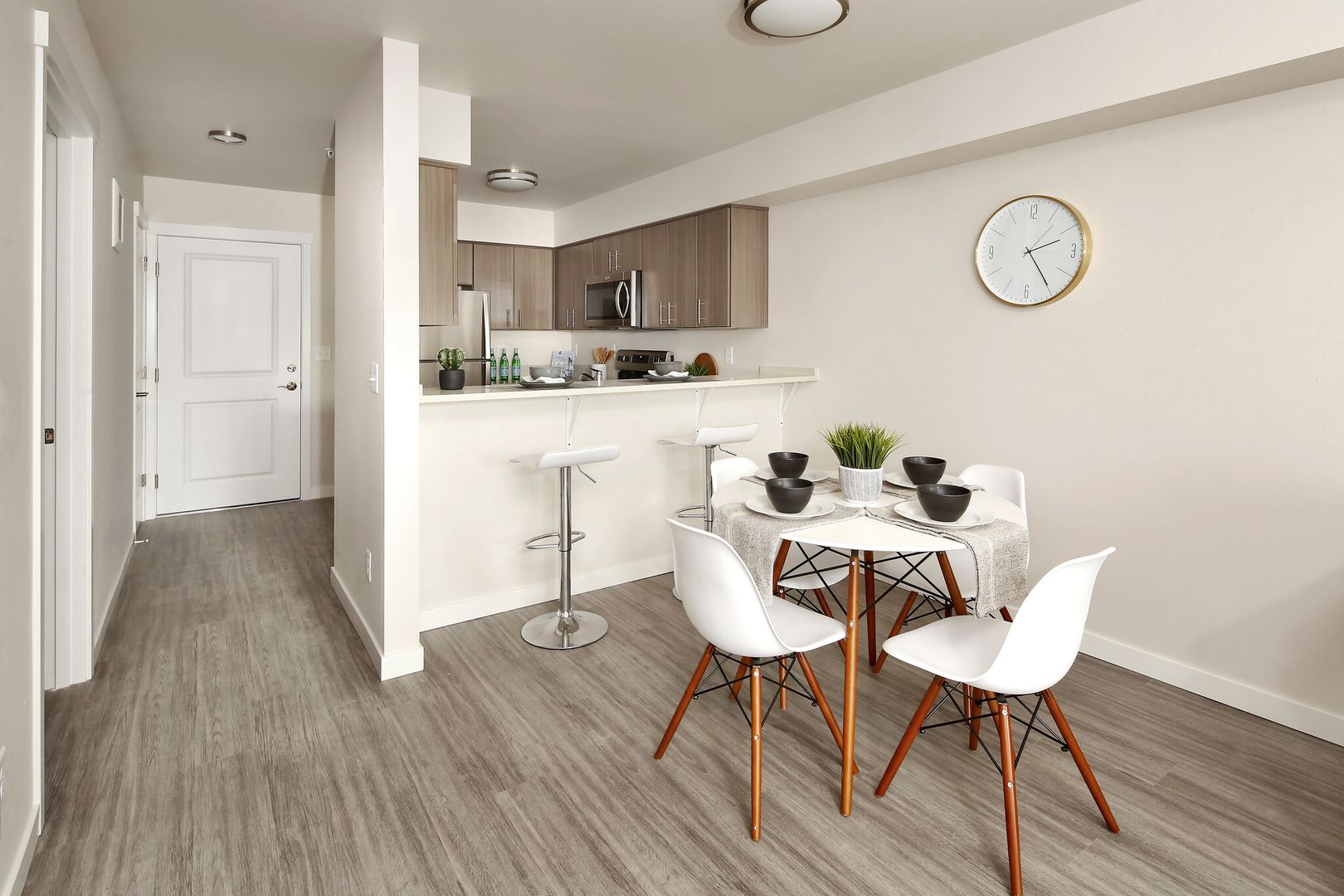 Bellingham Apartment: 256 Prince Avenue