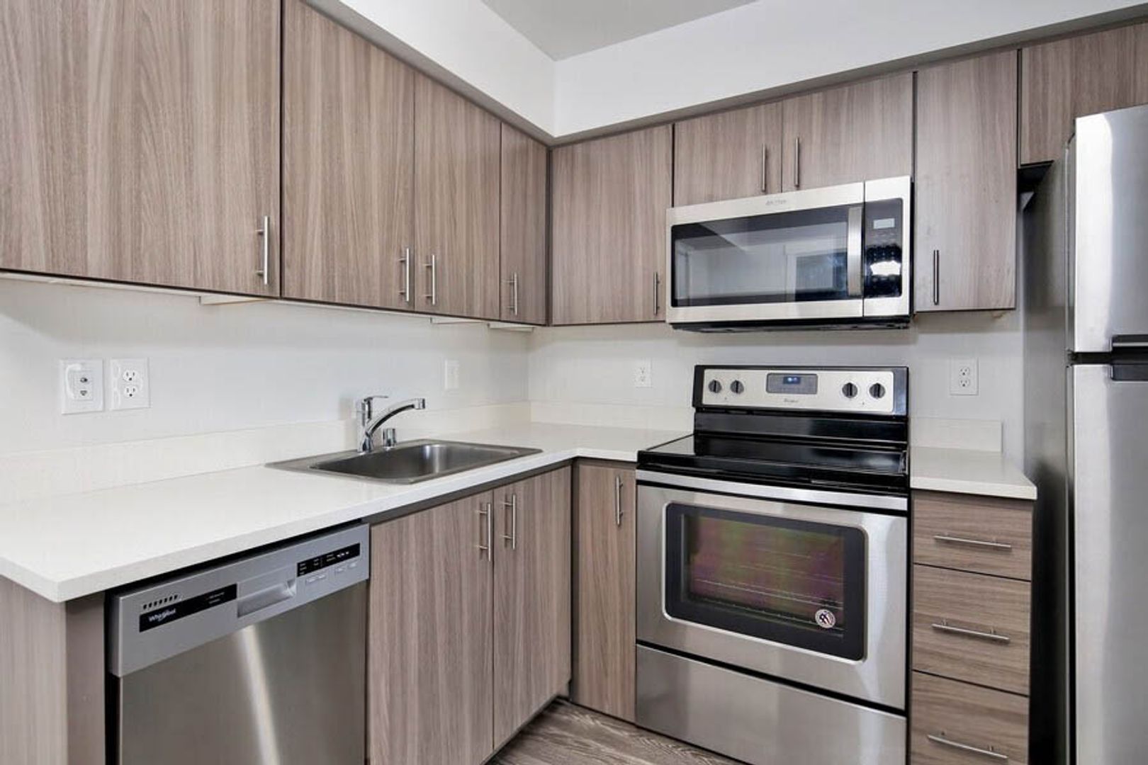 Bellingham Apartment: 755 Telegraph Road