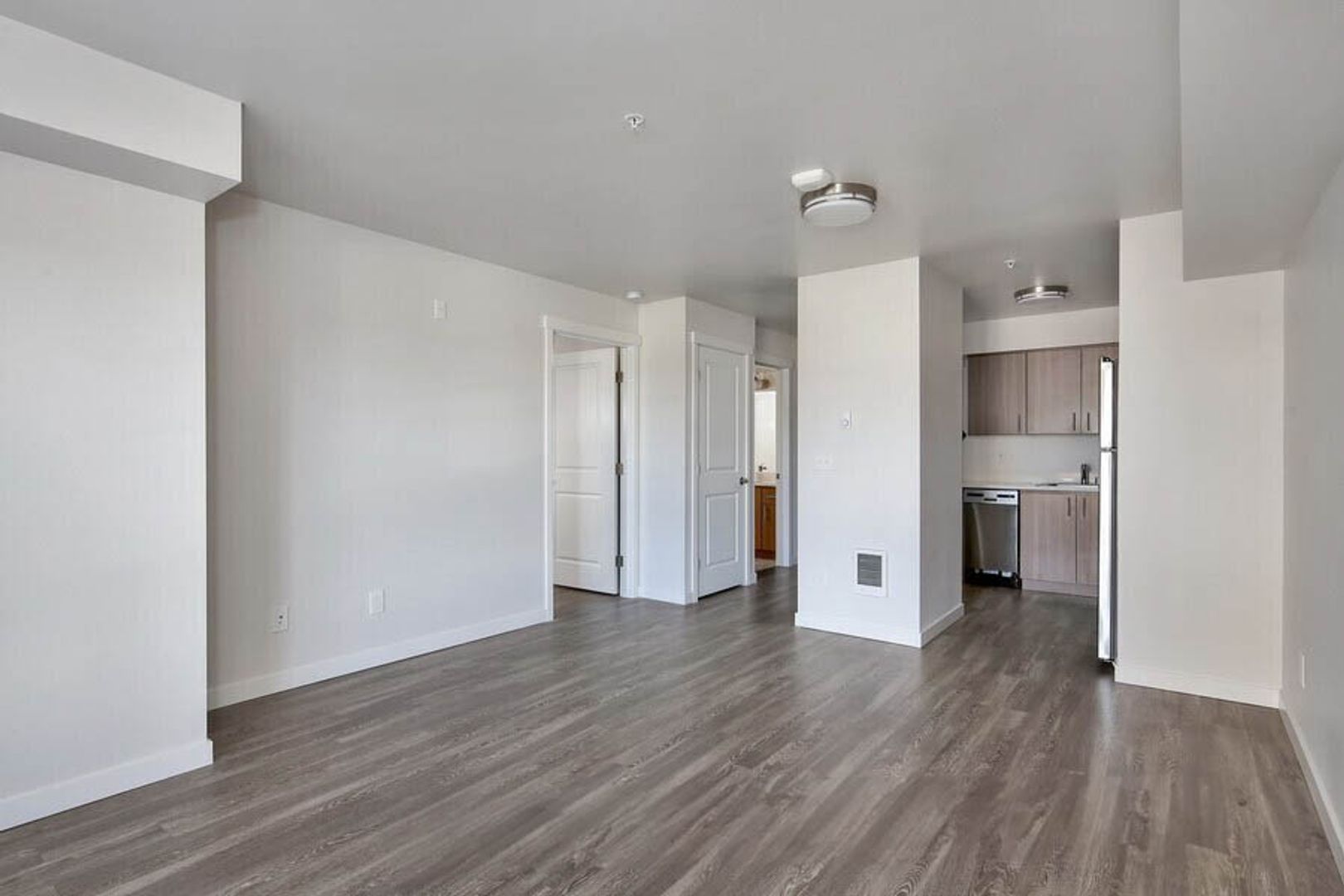 Bellingham Apartment: 755 Telegraph Road