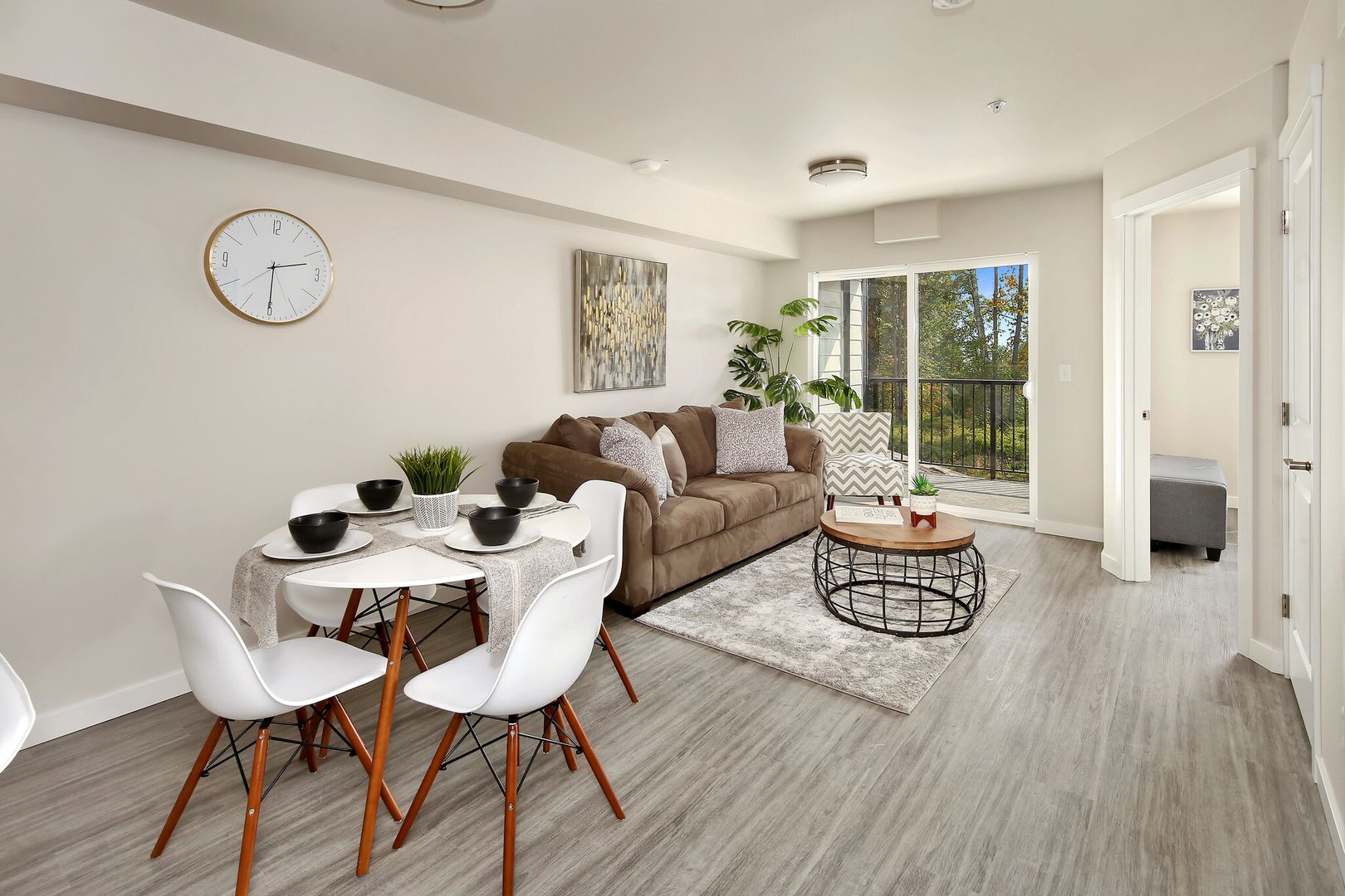 Bellingham Apartment: 256 Prince Avenue