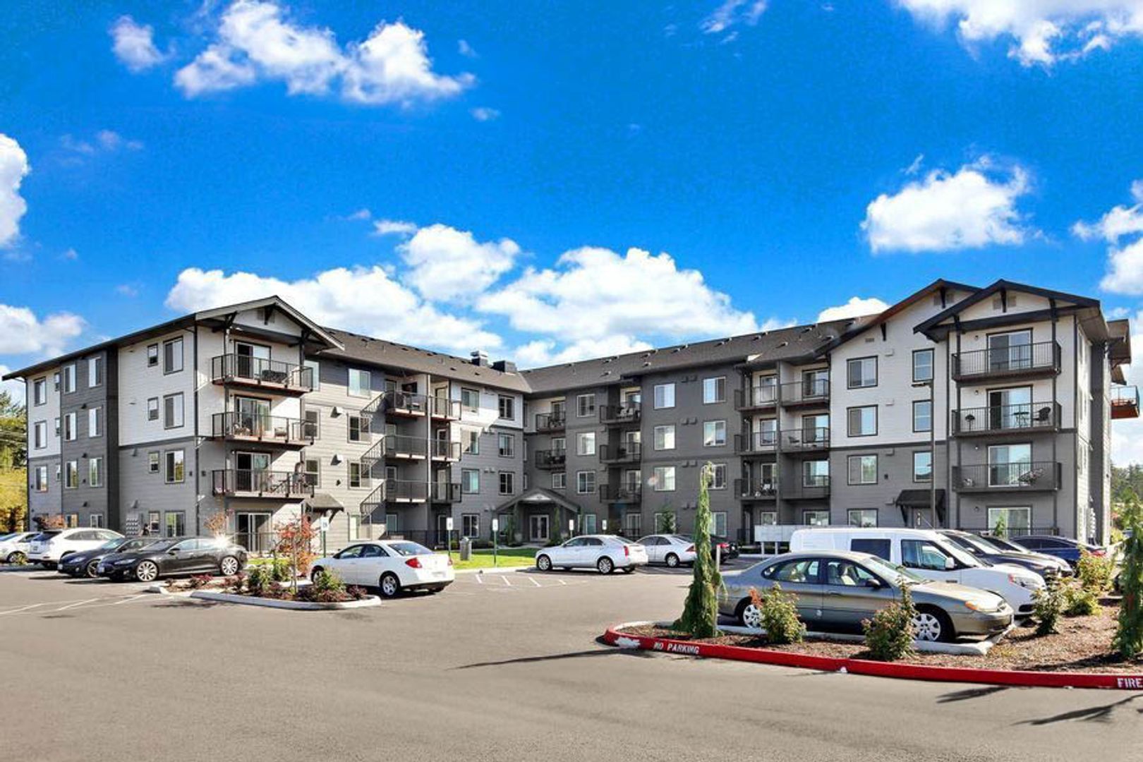 Bellingham Apartment: 755 Telegraph Road