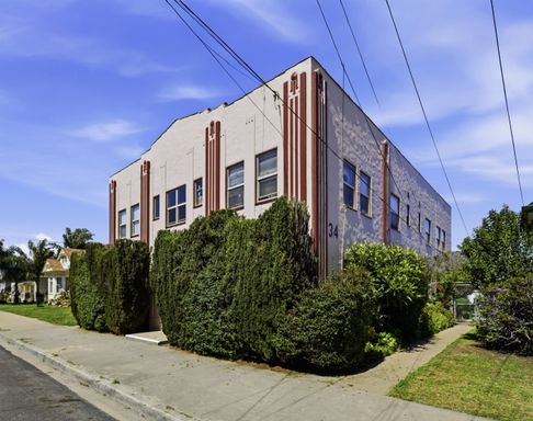 Updated Studio Near Downtown!